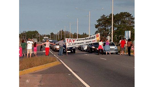 Vecinos cortaron ruta Interbalnearia y anuncian más protestas