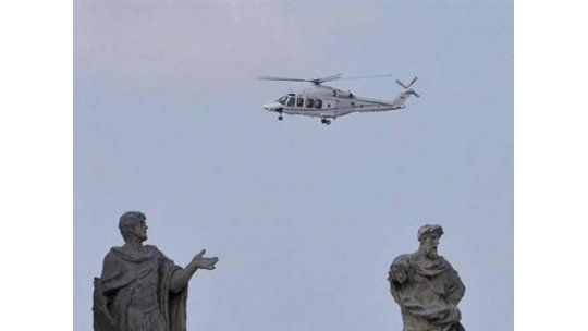 Benedicto XVI ya no es Papa, se fue del Vaticano en helicóptero