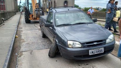 asaltan cambio en rio branco; uno de los ladrones estaba requerido por matar a un policia