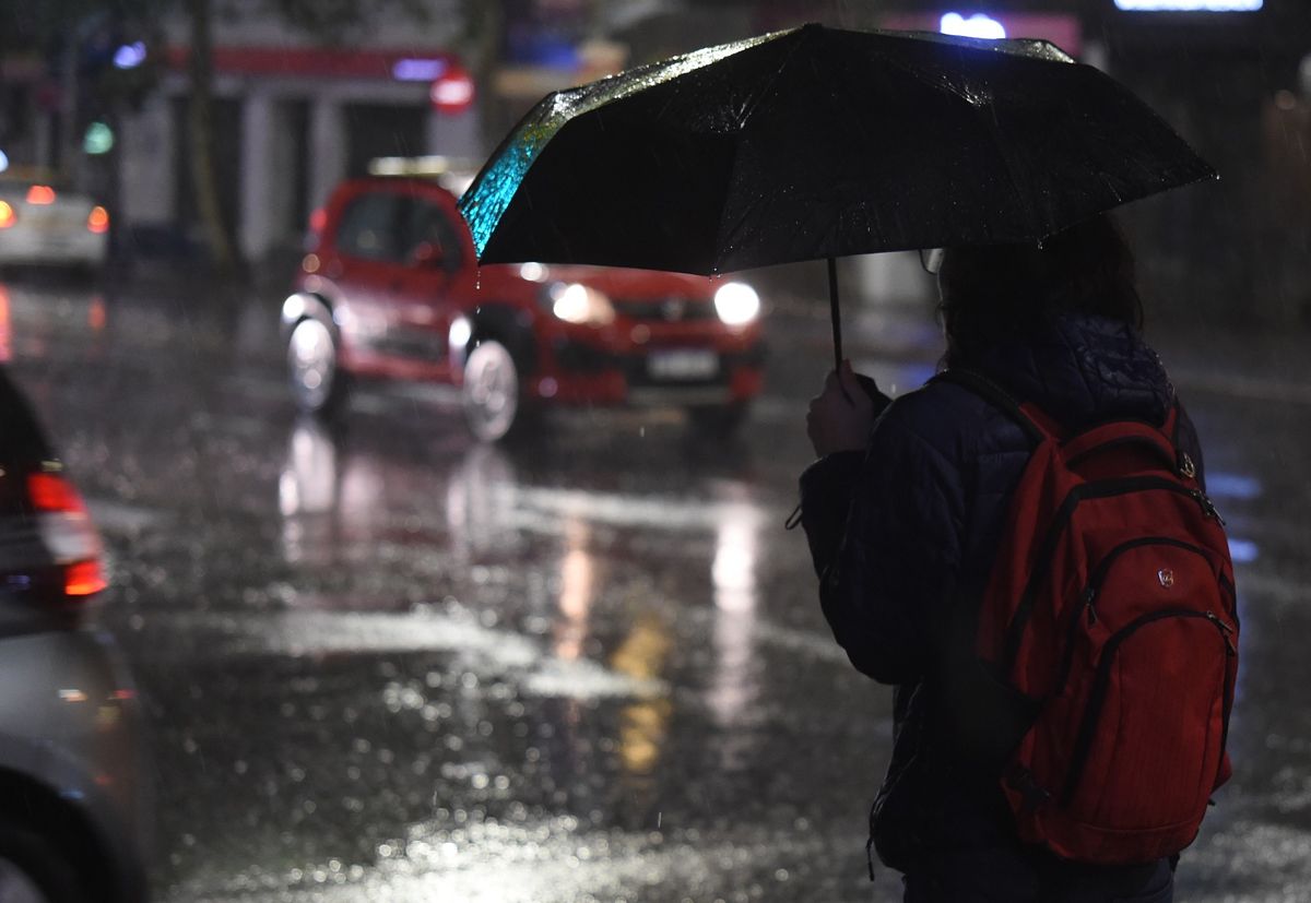 dia de lluvia montevideo gaston britos foco uy (2).jpeg