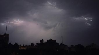 Meteorología emitió una alerta amarilla por tormentas y lluvias. Foto: Emiliano Gutiérrez.&nbsp;