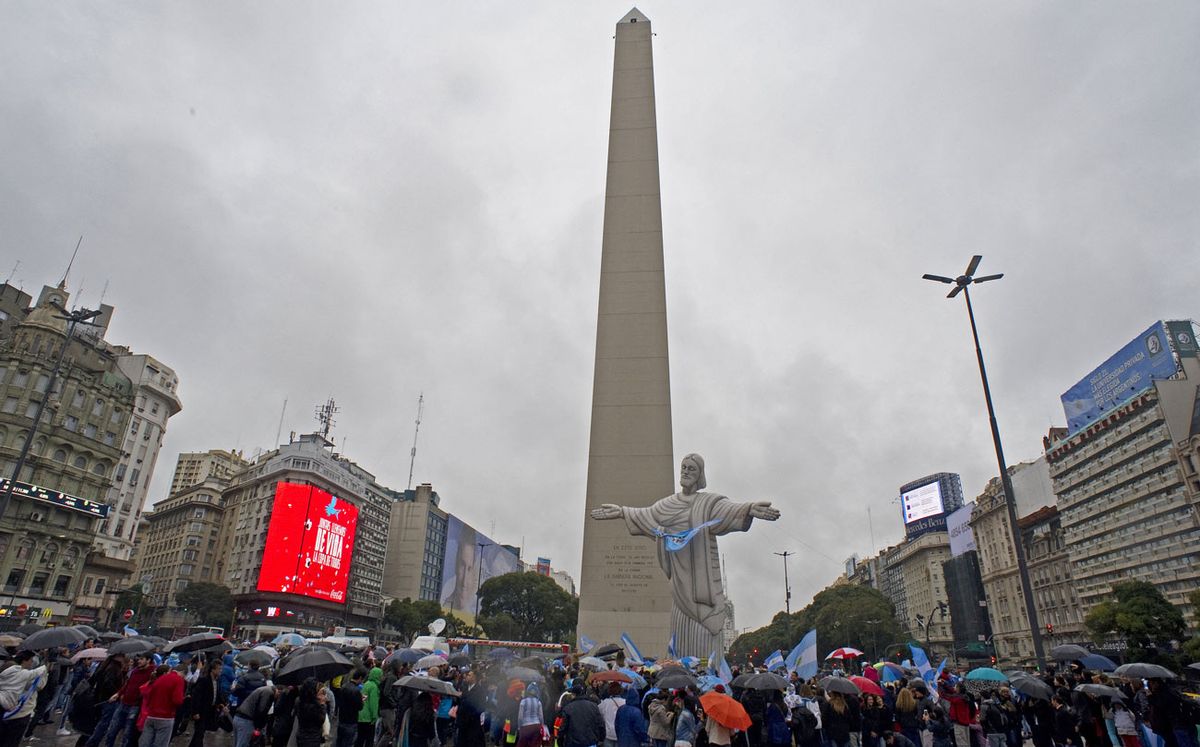 Argentina abre sus fronteras a turistas inmunizados desde este lunes