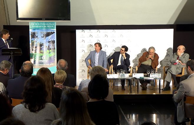 Lacalle-Pou-Mujica-y-Sanguinetti-en-acto-Mevir.jpg