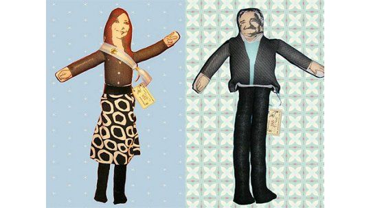 CFK presentó su muñeca “Cristinita”; Mujica también tiene el suyo