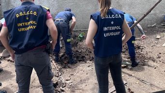 importante operativo policial en castillos con inspeccion a vivienda por joven desaparecida en 2022