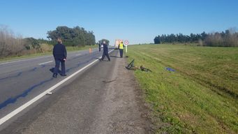 un ciclista murio tras ser embestido por un camion en ruta 1