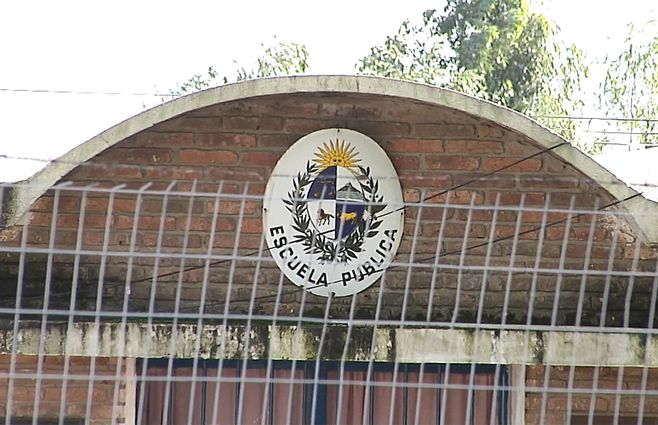 escuela-publica-escudo.jpg