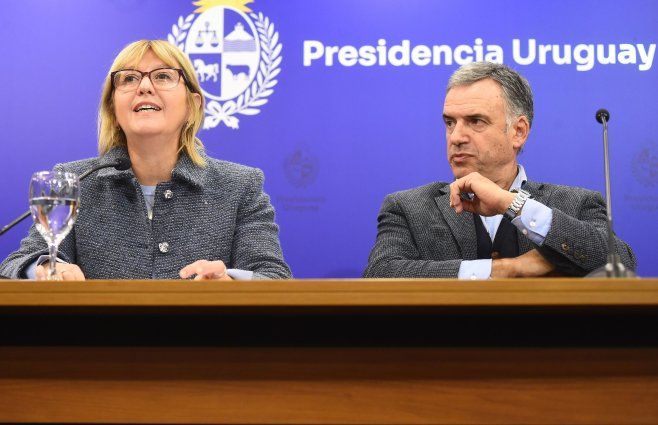 Lustemberg y Orsi anuncian medidas del gobierno contra el consumo de tabaco. Foto: FocoUy