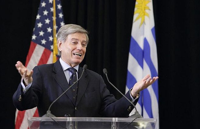 Tras la dictadura, Guldenzoph siguió teniendo amplia actividad pública como ejecutivo del Grupo Moon.