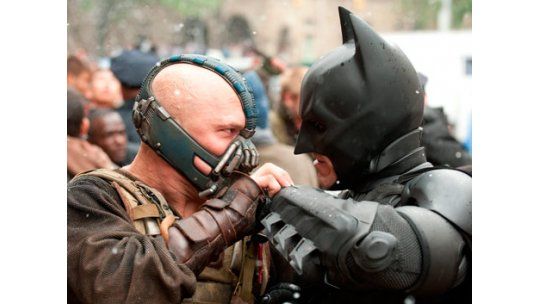 Incendio y pánico en estreno de Batman en México