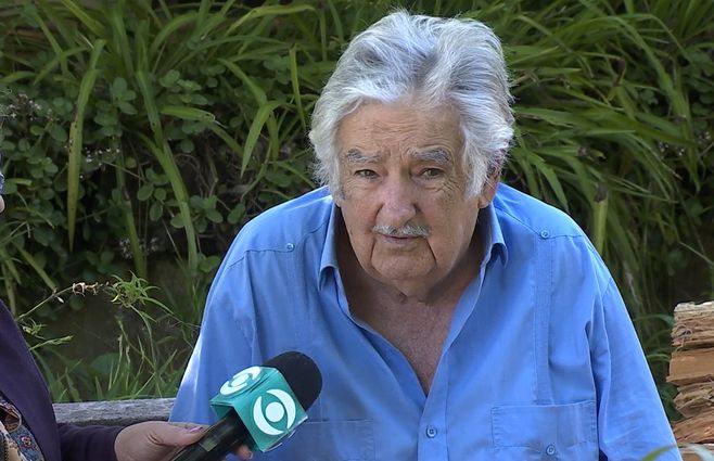 Mujica-con-Subrayado-noviembre7.jpg