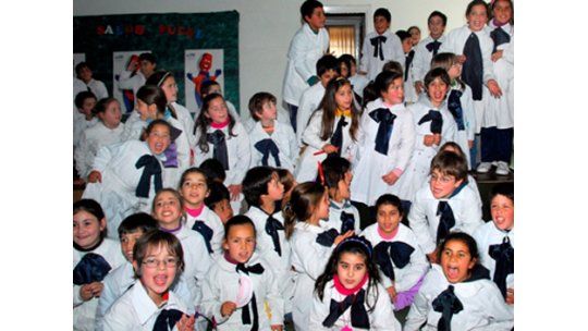 Gobierno busca maestros: dará beca de $4.000 a postulantes