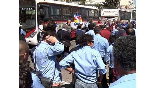 Paro en el transporte y dudas de si Cutcsa se sube a la medida