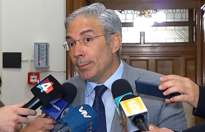 ROBERT-SILVA--PARLAMENTO.jpg