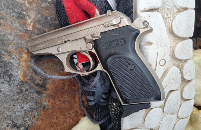 arma-calibre-22-allanamientos-peñarol-crimen-kiara.jpg