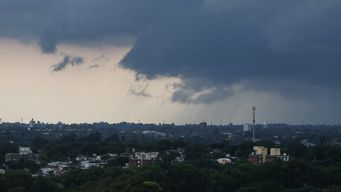 Inumet emitió advertencia amarilla por tormentas puntualmente fuertes para siete departamentos