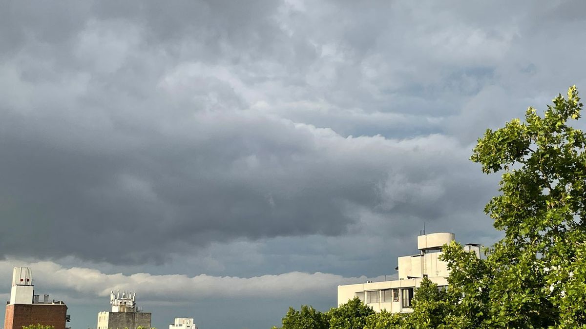 Domingo húmedo e inestable con una máxima de 27° en la capital, desmejora en la noche