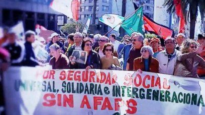 20 años después del inicio del sistema mixto, Uruguay decidió revisarlo todo. El ahorro privado no está solucionando el grave problema que ya tenía el sistema de solidaridad intergeneracional.&nbsp;