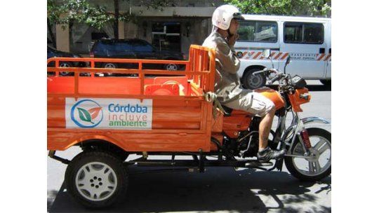 Proponen “motocargas” para retirar los caballos de la calle