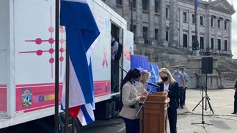 realizan mamografias gratuitas en la explanada del palacio legislativo