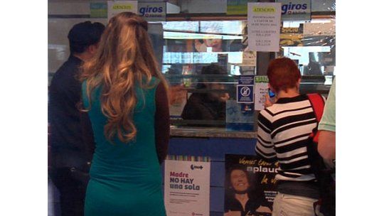 Mujer procesada por quedarse con vuelto que no le correspondía