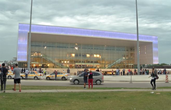 antel-arena-fachada-inauguracion.jpg
