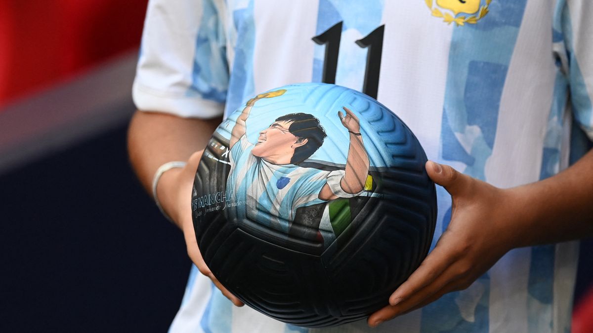 MAGAZINE COLLECTOR FOOTBALL ONZE n° 127 SPECIAL MUNDIAL