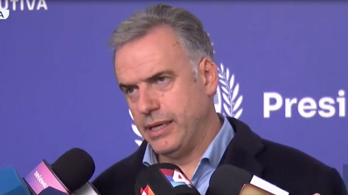 El presidente Orsi calificó de "terrible" el quíntuple homicidio, y renovó su apoyo al ministro Carlos Negro: "Cada vez más"