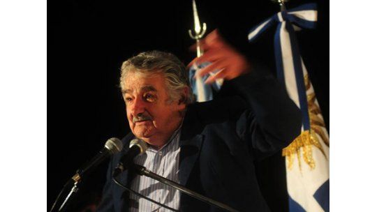 Mujica aseguró que las relaciones con Francia están bárbaras