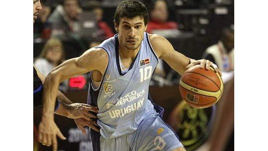 Uruguay le ganó a Paraguay y clasificó a la segunda fase
