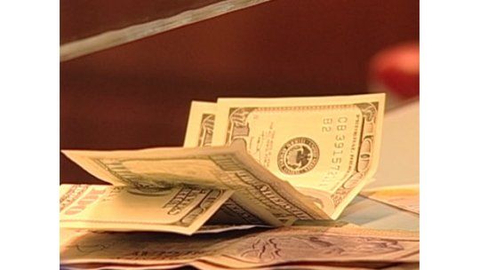 La inflación volvió a crecer, pero el dólar la contiene