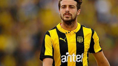 Maxi regresa a Peñarol a los 28 años. Viene del fútbol chileno. Será compañero otra vez de su hermano Gastón. Debe pasar la revisión médica