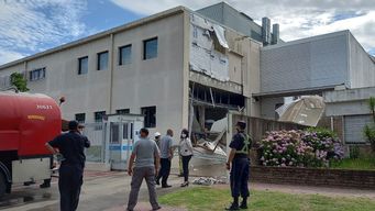 incendio y explosion en un laboratorio de medicamentos en el barrio perez castellanos