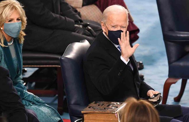 Joe-Biden-saluda-ceremonia.jpg