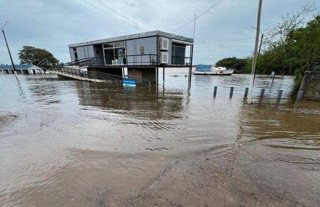 Foto cedida a Subrayado. Crecida del río Uruguay en Artigas.