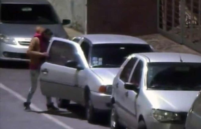 mujer-roba-autos-centro.jpg