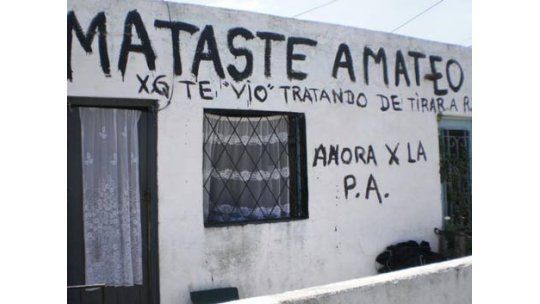 Insólita pintada en San Carlos para que sea vista por el asesino