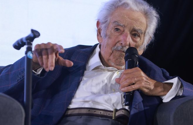 jose-mujica-en-acto-partido-colorado-democracia-foco-uy.jpg