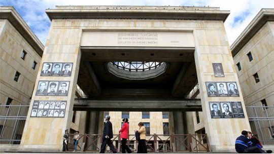 Colombia entrega restos de desaparecido en toma de Palacio de Justicia