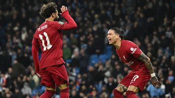 Darwin Núñez y Mohamed Salah festejan la goleada. AFP-.