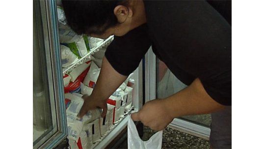 Estancado el conflicto de la leche, pero no faltará esta semana