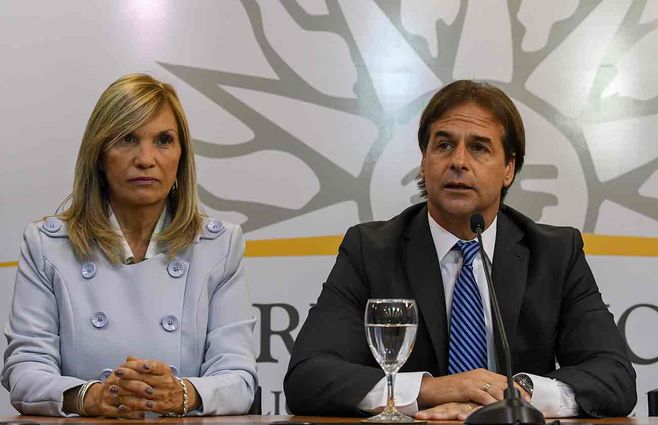 Lacalle-Pou-y-Beatriz-Argimon-presidencia.jpg