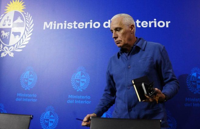 Ministro Carlos Negro intimado por juez de Faltas a renovar y presentar licencia de conducir vigente. Foto: FocoUy