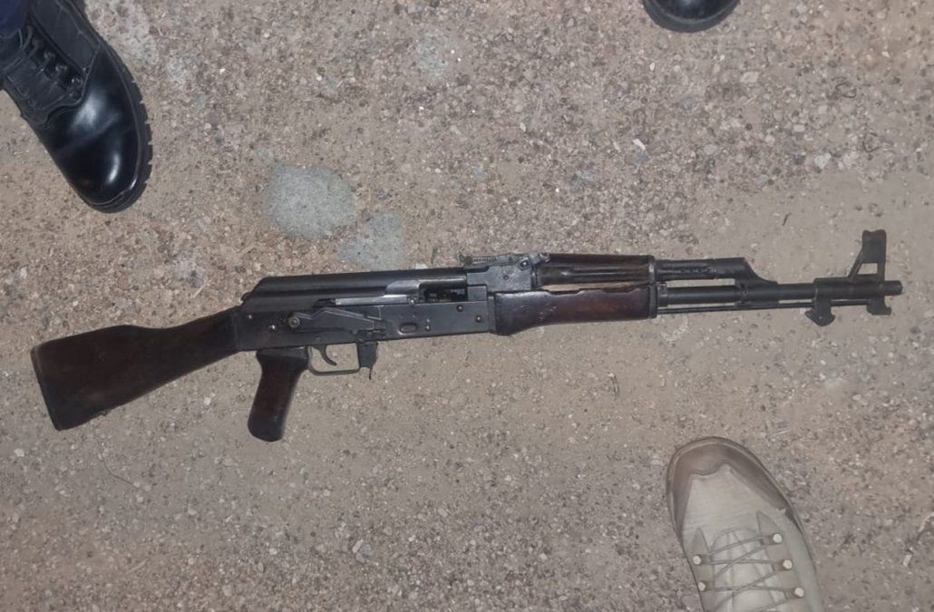Foto cedida a Subrayado. La AK-47 incautada este lunes. Foto cedida a Subrayado. La AK-47 incautada este lunes.