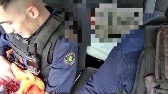 entro en trabajo de parto en la calle, fue asistida por policias y tuvo a su hijo en el lugar