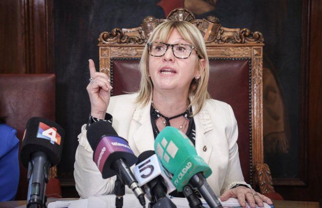 Ministra Cristina Lustemberg en conferencia de prensa. Foto: FocoUy