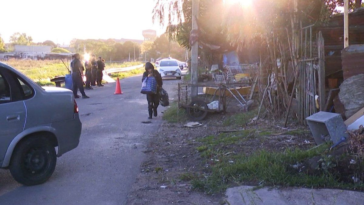 Detienen a un adolescente de 16 años como sospechoso de haber asesinado a una mujer en Flor de Maroñas