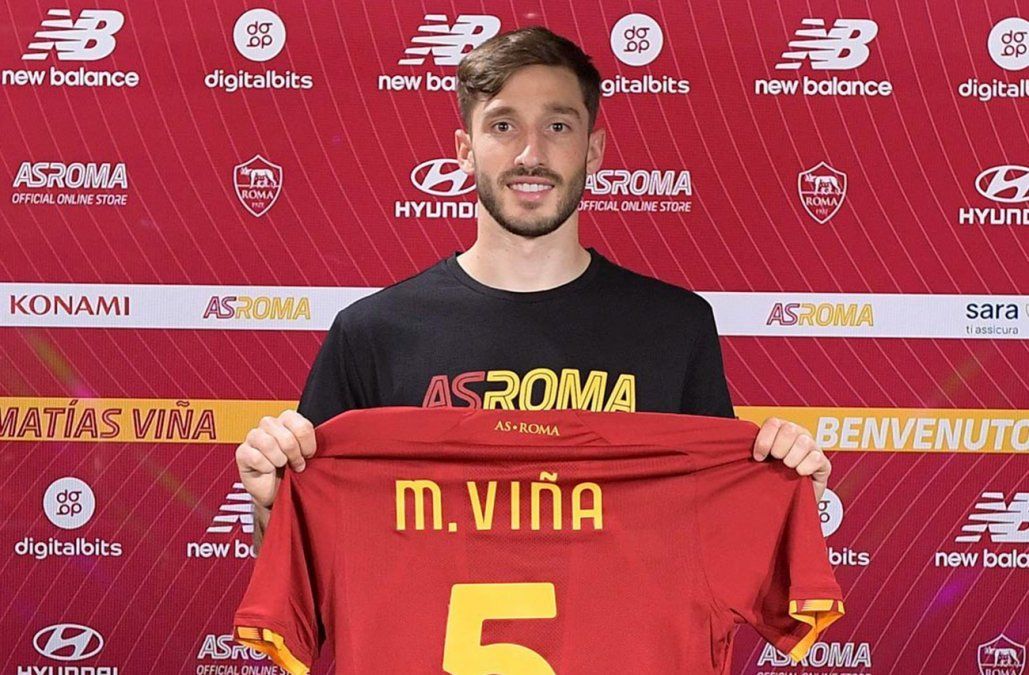 El defensor uruguayo Matías Viña firmó con el club Roma hasta 2026