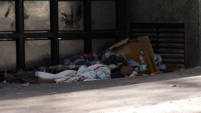 nino de 12 anos en situacion de calle moviliza a vecinos que reclaman ayuda del estado