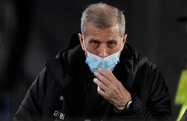 tabarez-tapaboca-uruguay-afp.jpg
